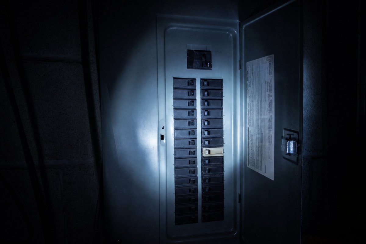 Is This an Electrical Emergency? How to Tell When You Need a 24 Hour Electrician